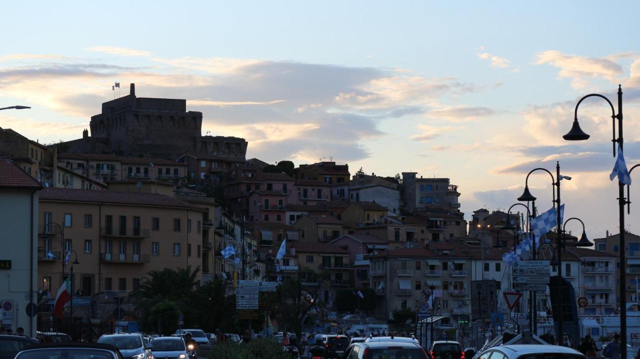 ポルト・サント・ステーファノLa Casa Di Elba E Marioアパートメント エクステリア 写真